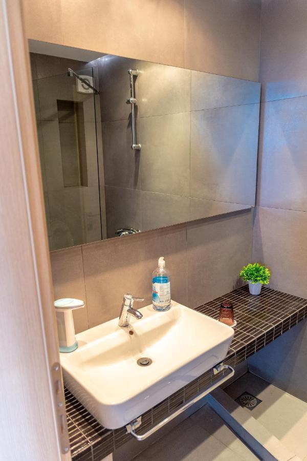 Dimi Seafront Apartment By Rentals Pro Services - เนอามูดาเนีย ภายนอก รูปภาพ