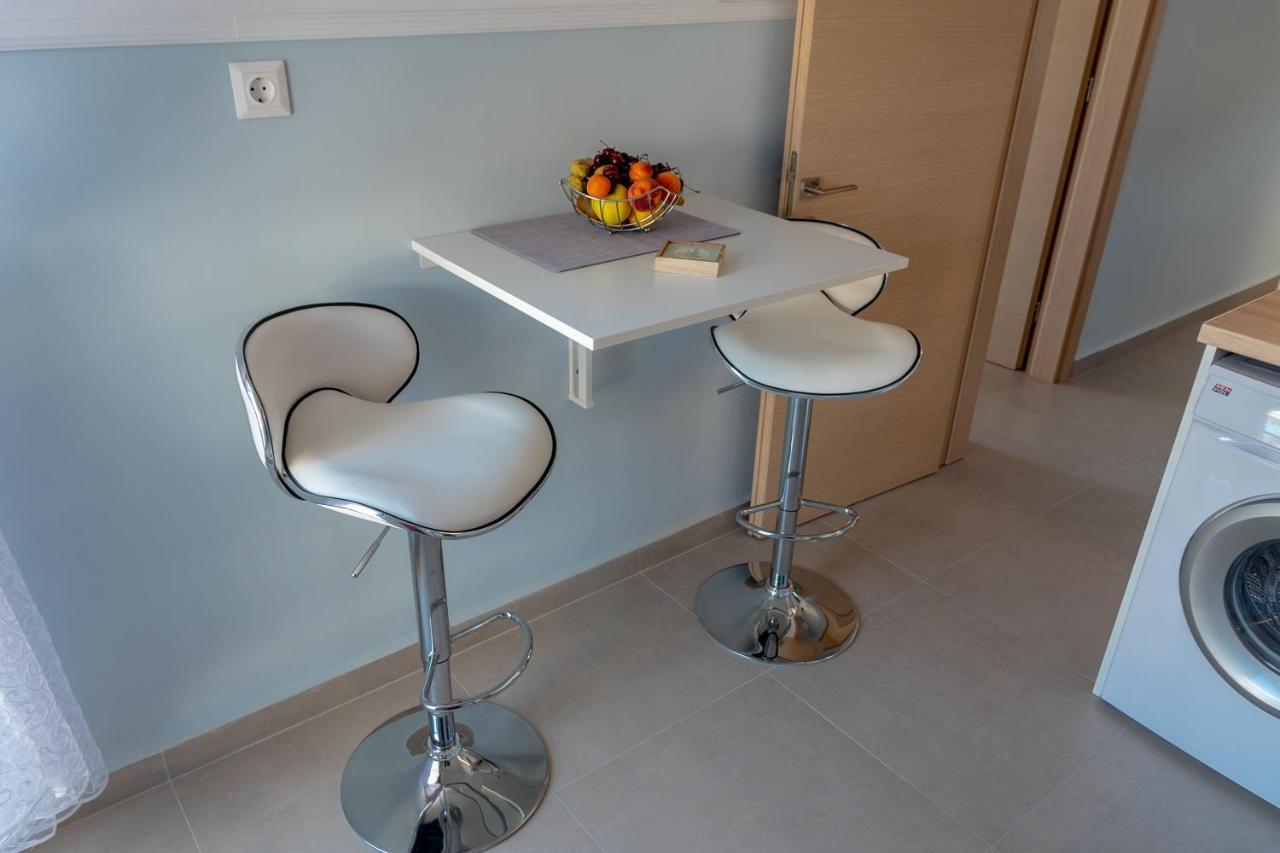Dimi Seafront Apartment By Rentals Pro Services - เนอามูดาเนีย ภายนอก รูปภาพ