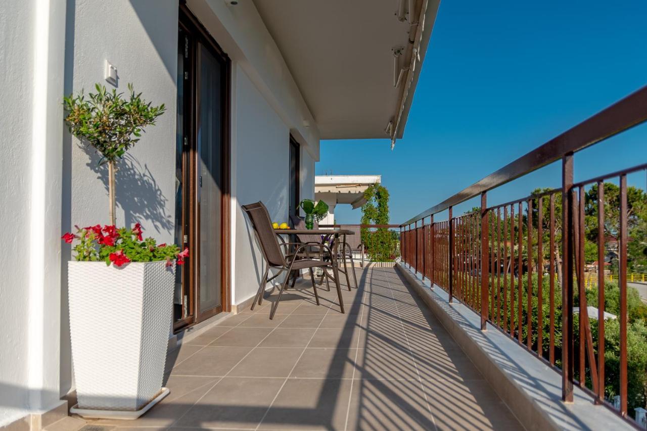 Dimi Seafront Apartment By Rentals Pro Services - เนอามูดาเนีย ภายนอก รูปภาพ